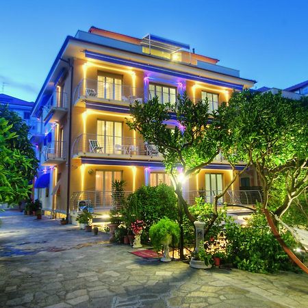 Hotel Villa Delibera Varazze Esterno foto
